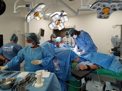 Pacientes con Parkinson recuperan independencia con cirugía de estimulación cerebral profunda en Aguadulce