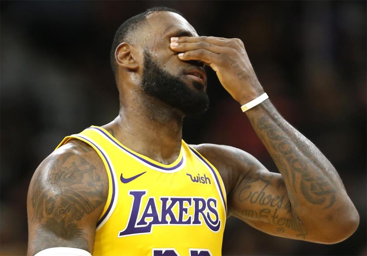 Los Lakers pierden con LeBron en cancha. ¿Es un signo de declive?