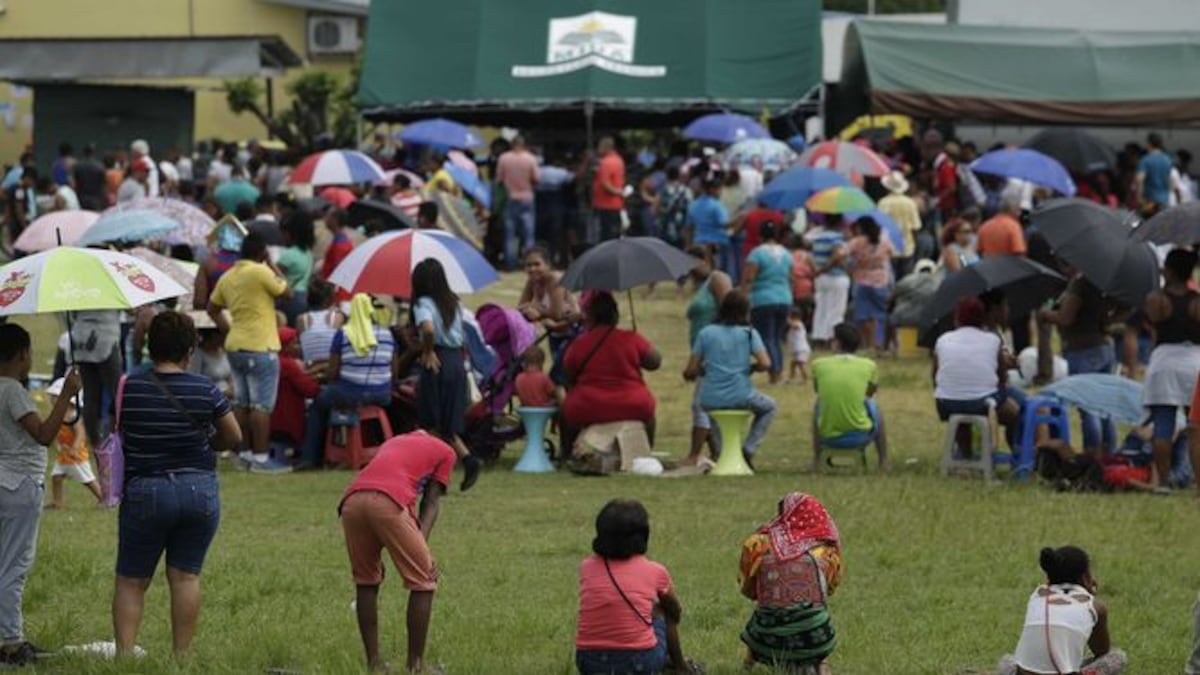 Naviferias del IMA: Entre largas filas, jamones, arroz y un llamado al orden