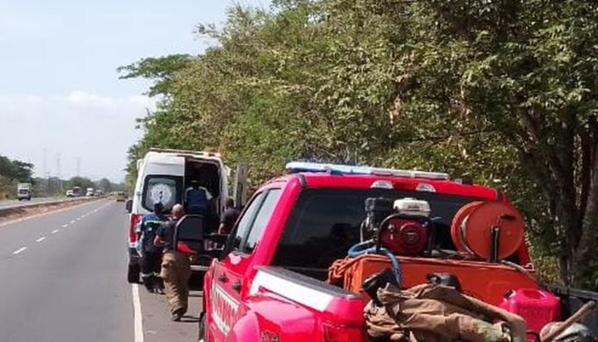 Muere motorizado. Fue golpeado por un objeto que se desprendió de un carro en marcha