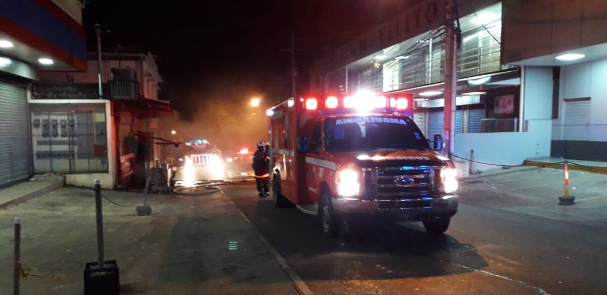 ¡Ardió, pero de no de pasión, sino en llamas!... Prostíbulo se incendia en La Chorrera