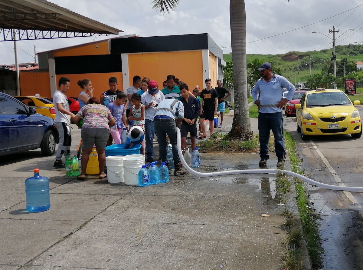 Miles están sin agua en el distrito de Arraiján desde hace cuatro días. Fotos y videos 