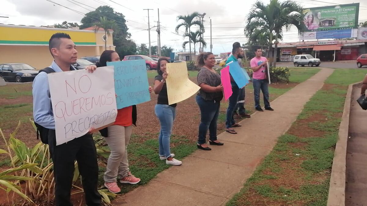 Invasores han arrasado con vegetación en Puerto Caimito