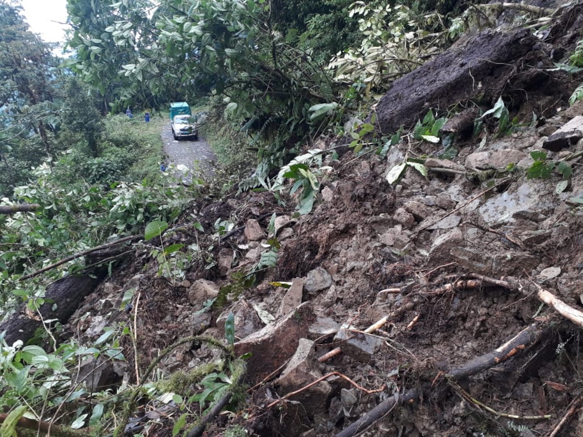 Niño muere al caerle una roca desde lo alto. Iba camino a la escuela, pero nunca llegó