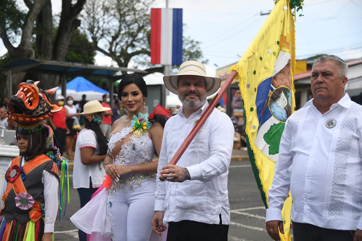 Gala cultural. Chorreranos disfrutaron del desfile de danzas folclóricas