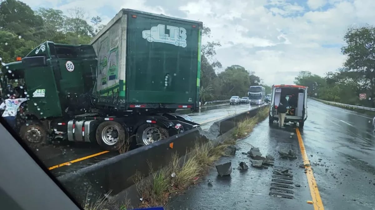 ÚLTIMA HORA. Camión que bloqueaba la Panamericana ya fue retirado y el tráfico vuelve a la normalidad