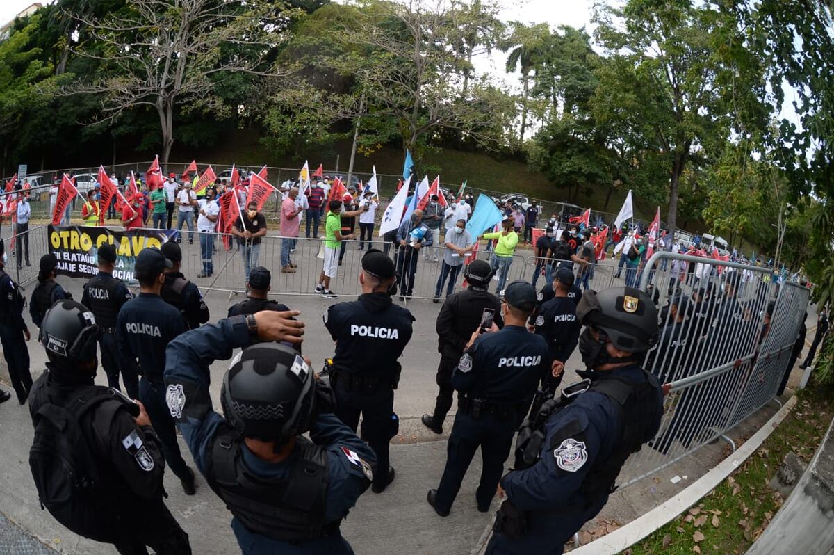 En medio de protestas fue instalada la mesa de diálogo nacional por la Caja de Seguro Social