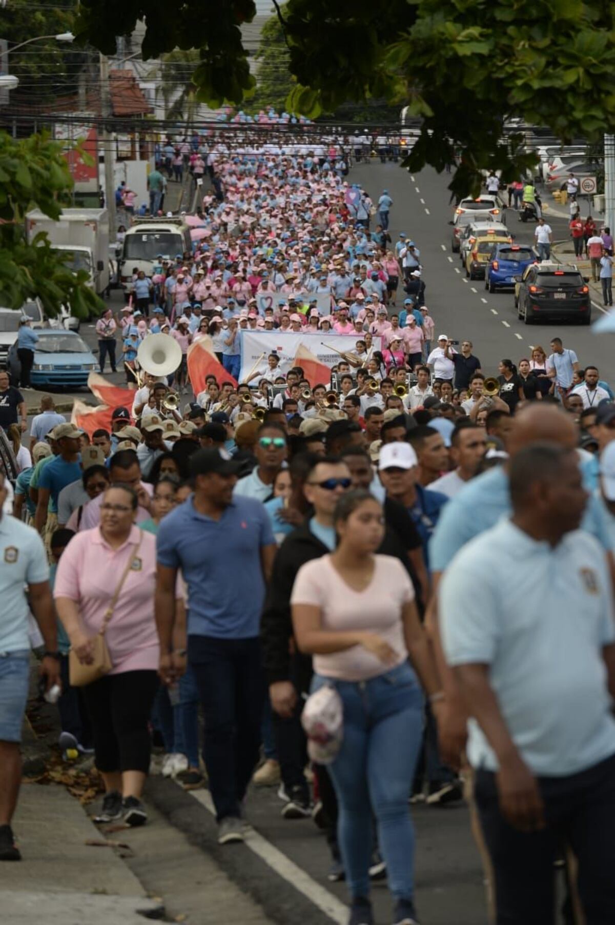 Con caminata ‘Uniendo Fuerzas contra el Cáncer’, inicia campaña de la Cinta Rosada y Celeste