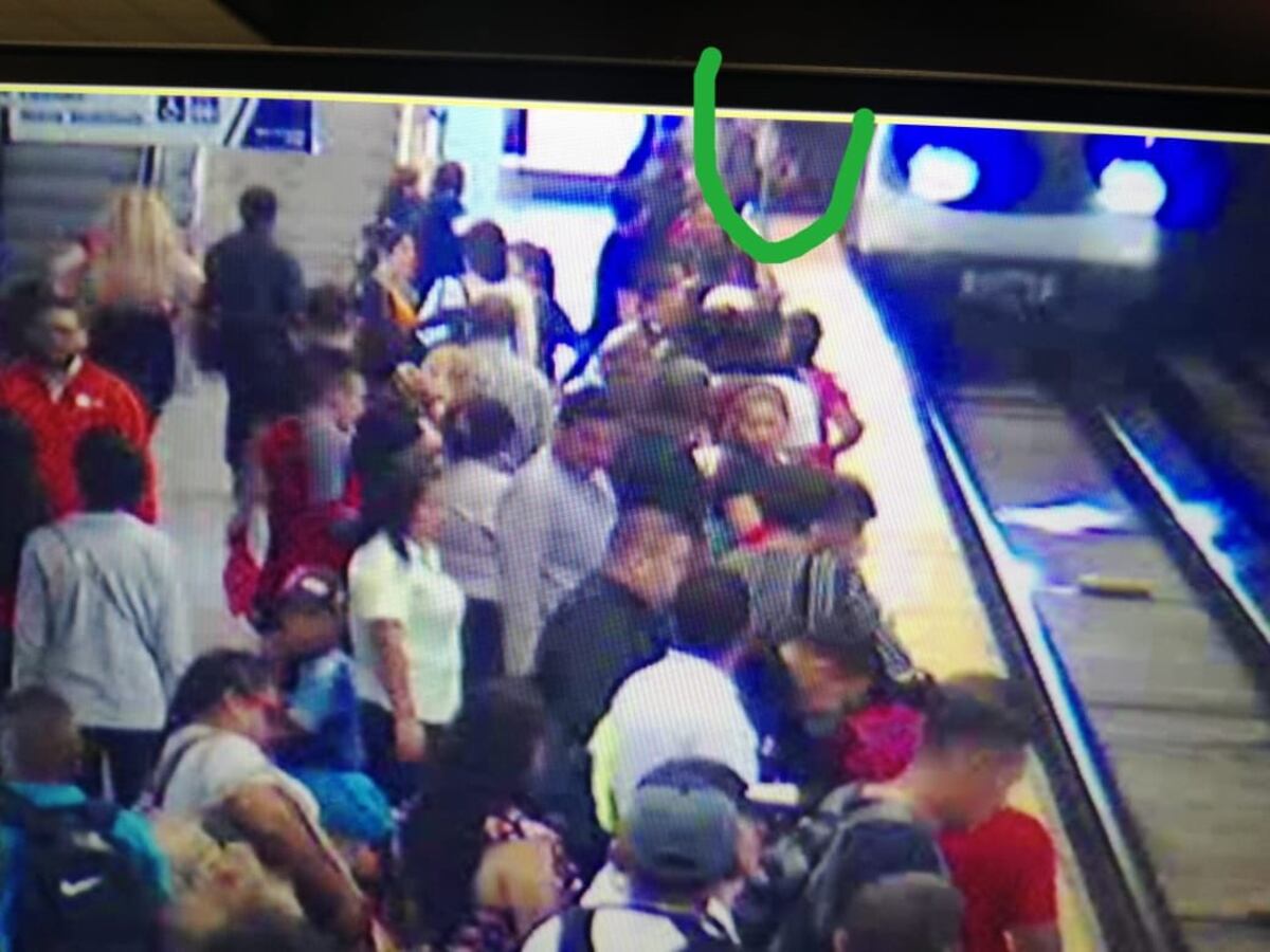 No aguantó. Sorprenden a hombre que hacía sus necesidades en el Metro de Albrook. Lo sancionan