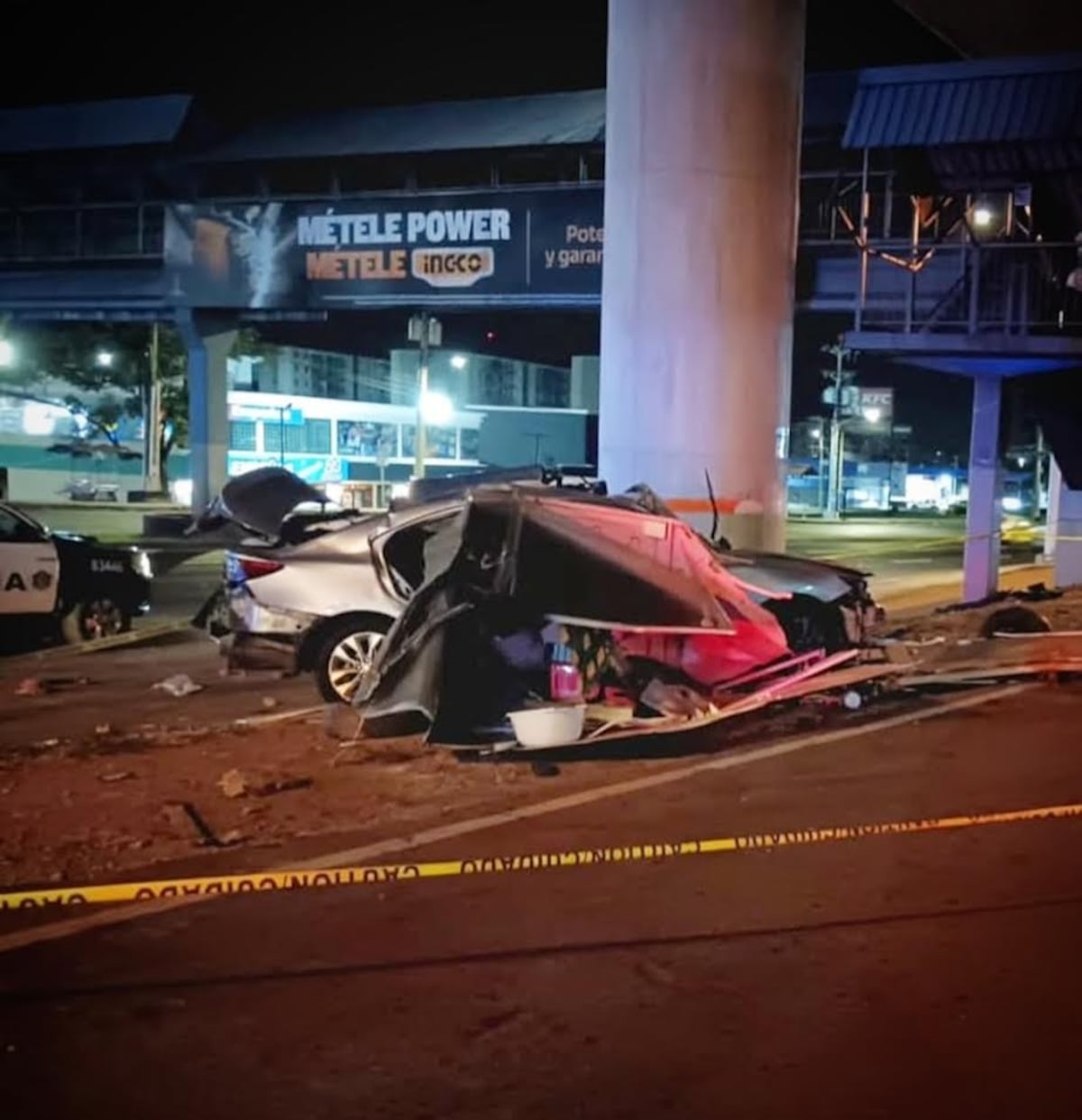 Víctima impactó su Lexus contra una de las estructuras del Metro