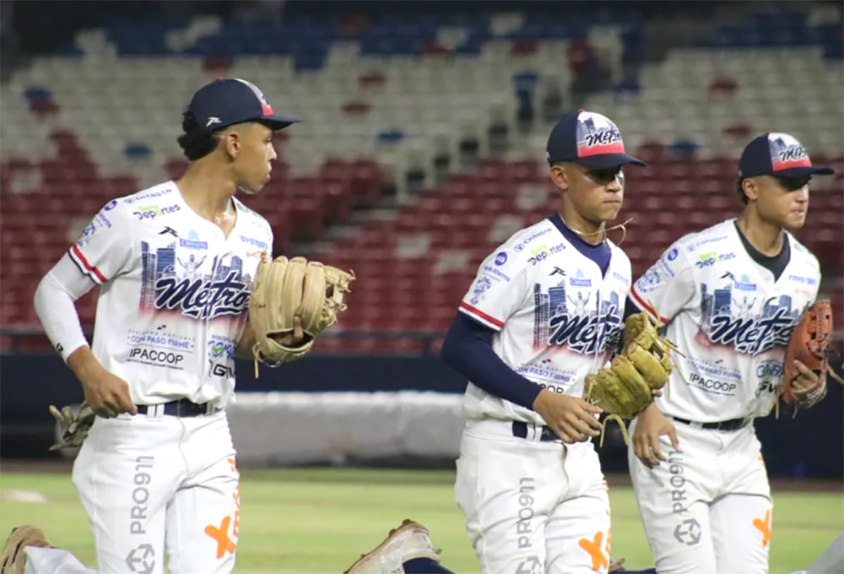 ¡Paliza en la semifinal! Panamá Metro apabulla 12-1 a Chiriquí y empata la serie