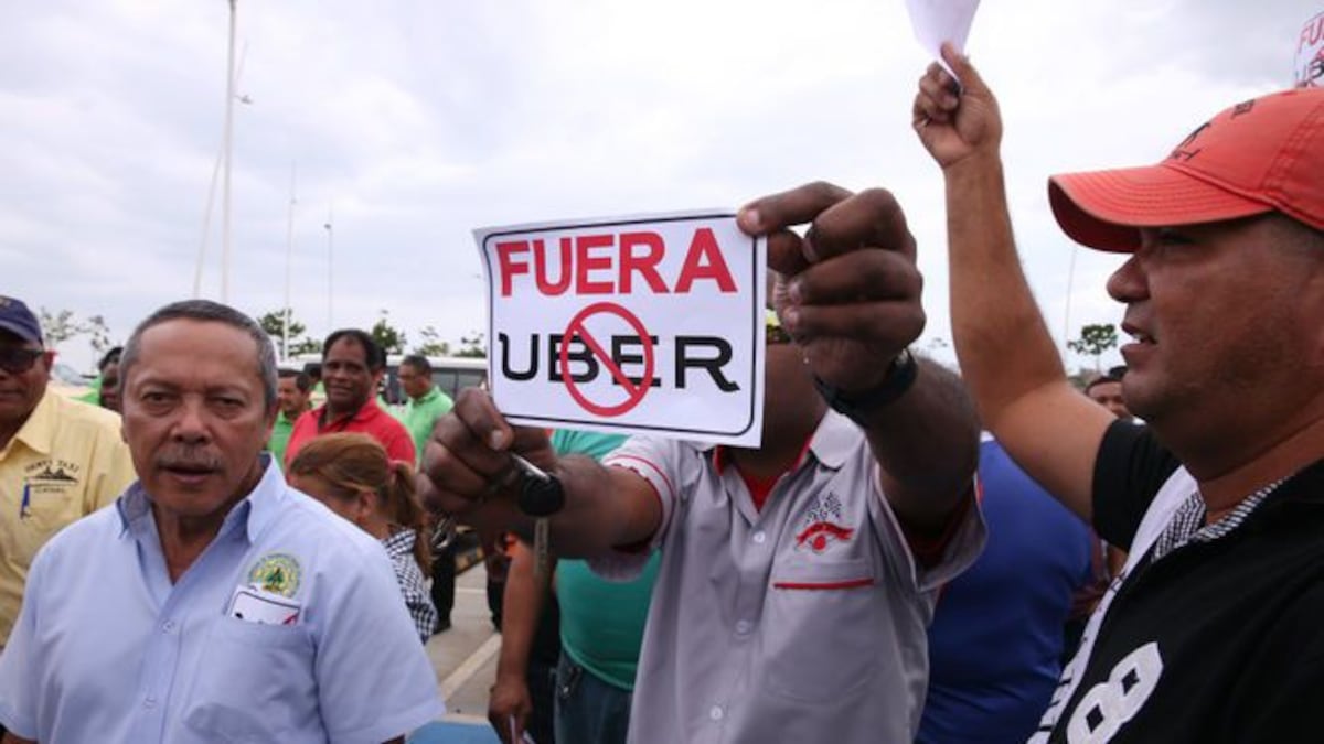 Anuncian protesta por el fallo que permite a los usuarios de la plataforma Uber pagar en efectivo