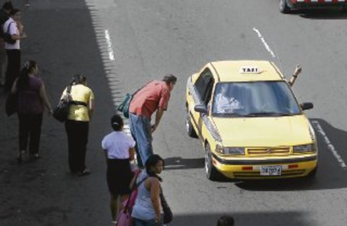 Establecen horario de circulación para los taxistas