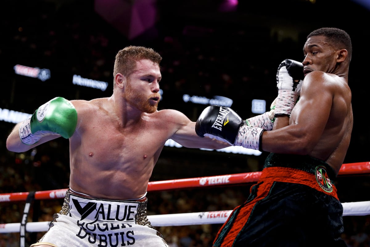 Pelea entre Canelo Álvarez y Daniel Jacobs se decide en las tarjetas de los jueces