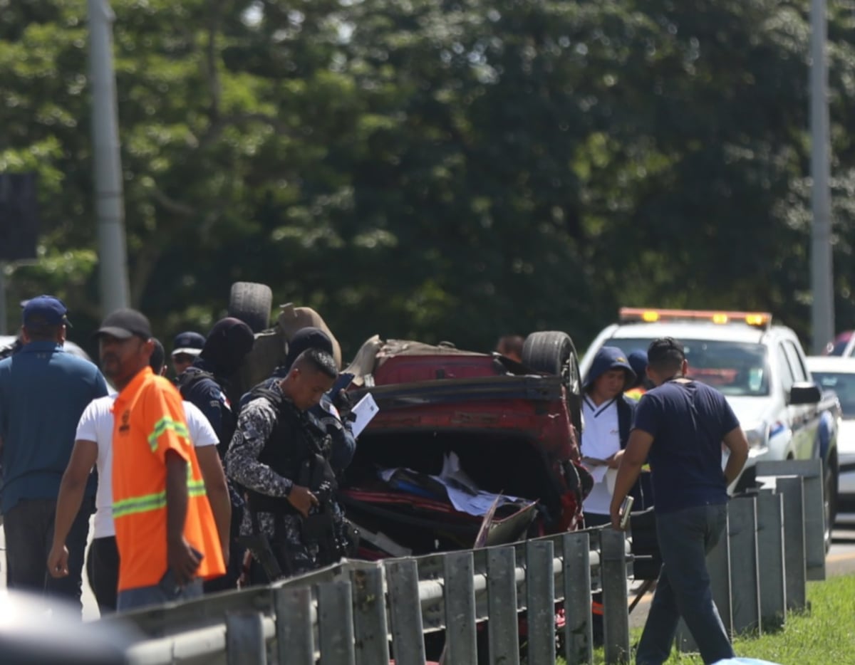 Lamentable. Teniente se vuelca y pierde la vida en el Corredor Sur