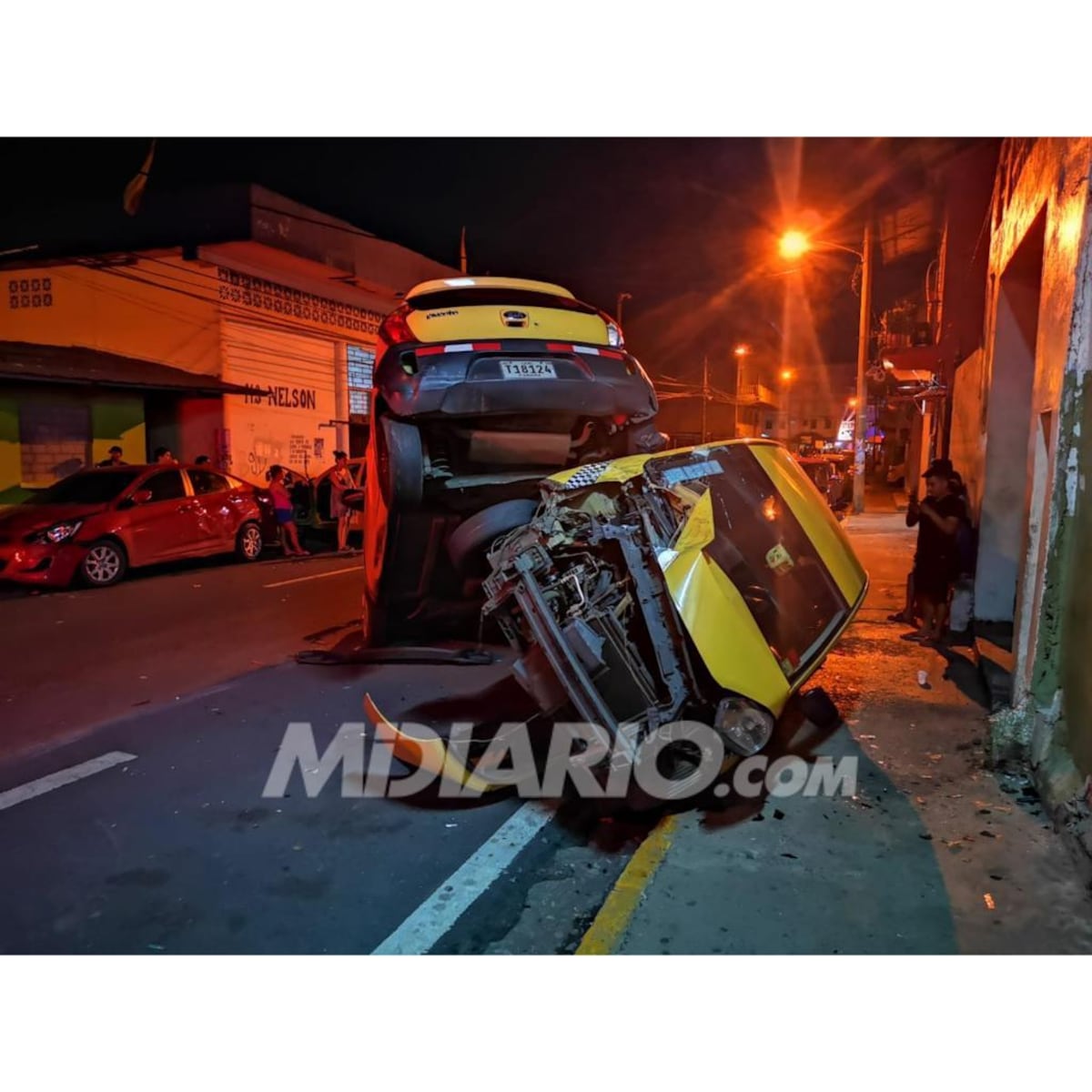 Conductor que ocasionó la colisión múltiple que dejó un muerto dice que lo secuestraron. Videos