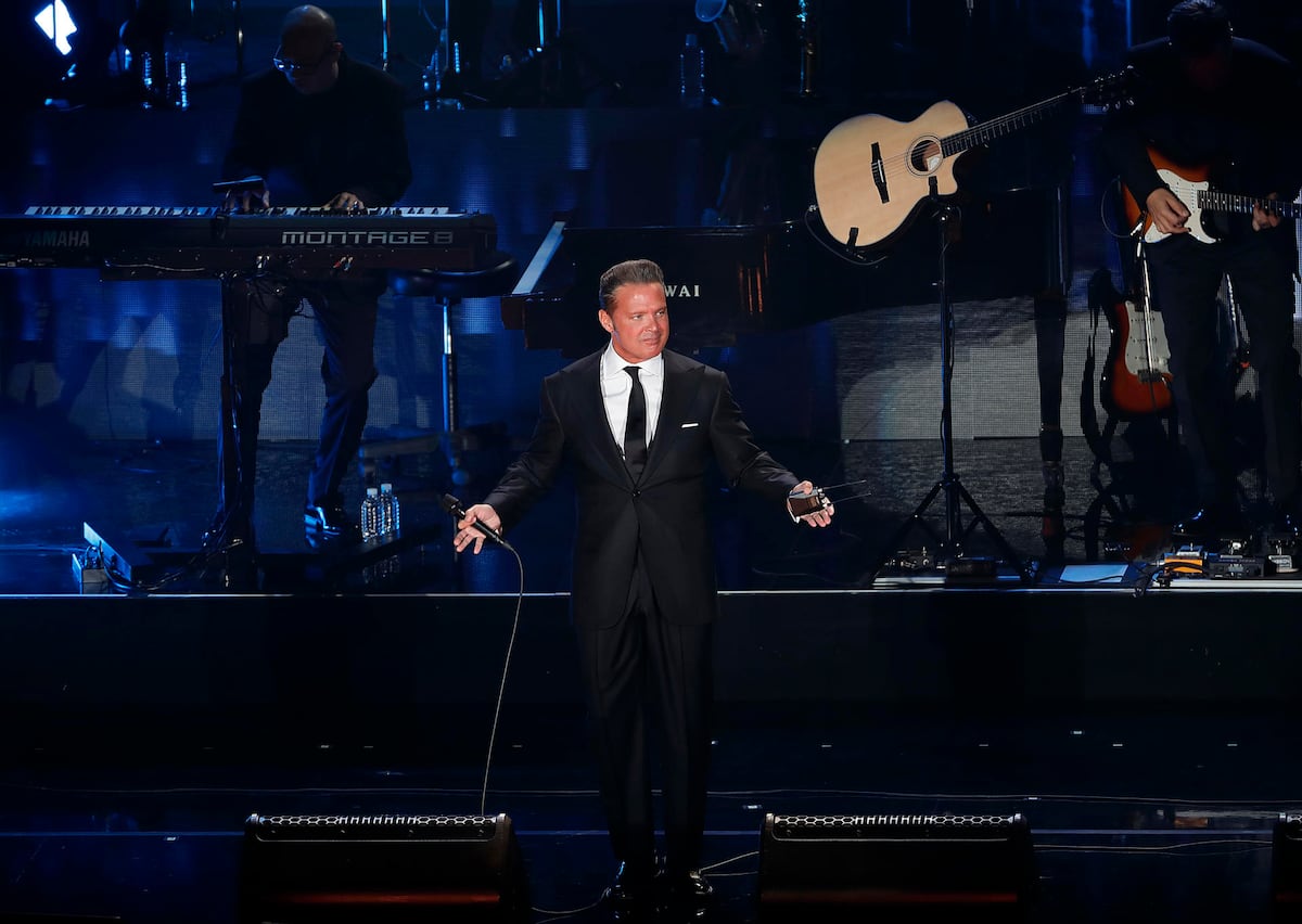 Luis Miguel lanzará el primer tequila negro