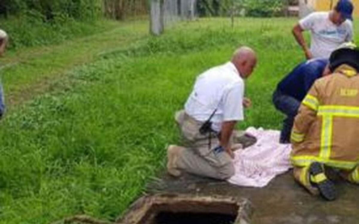 ¡LAMENTABLE! Menor de 5 años jugaba cerca de una fosa. Cayó dentro y falleció 