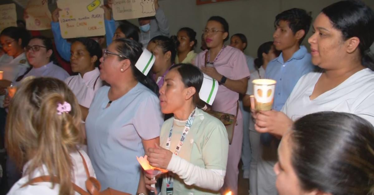 Personal del Hospital San Miguel Arcángel protesta por salarios atrasados, exigen contratos permanentes y estabilidad laboral