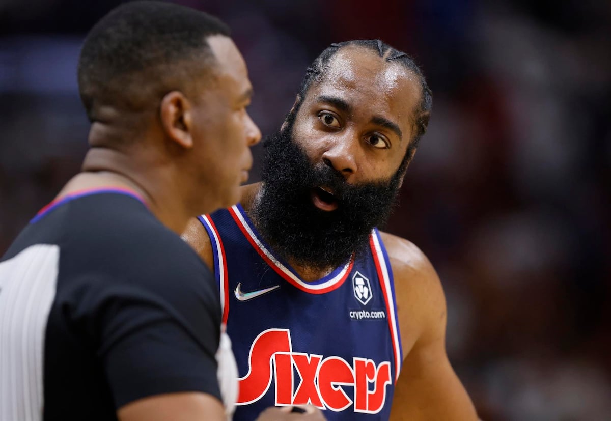 Harden reconoce que extrañan a Embiid, pero deben hacerse fuertes y competir