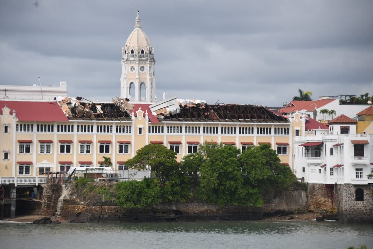 Ministro de Exteriores de Catar de paso por Panamá