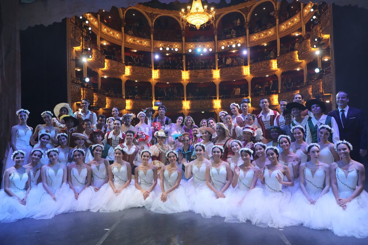 “Giselle” deslumbra en Panamá con funciones benéficas en el Teatro Nacional