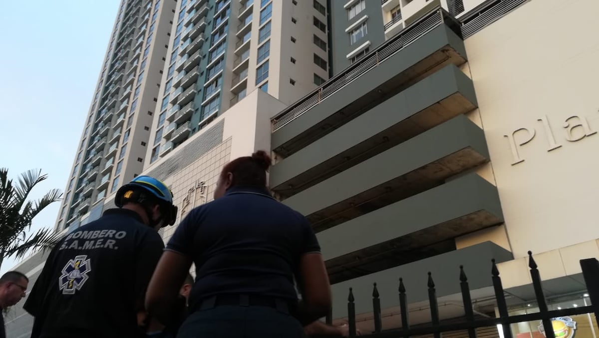 ¡Lamentable!. Por segunda vez intenta lanzarse de un edificio| Video