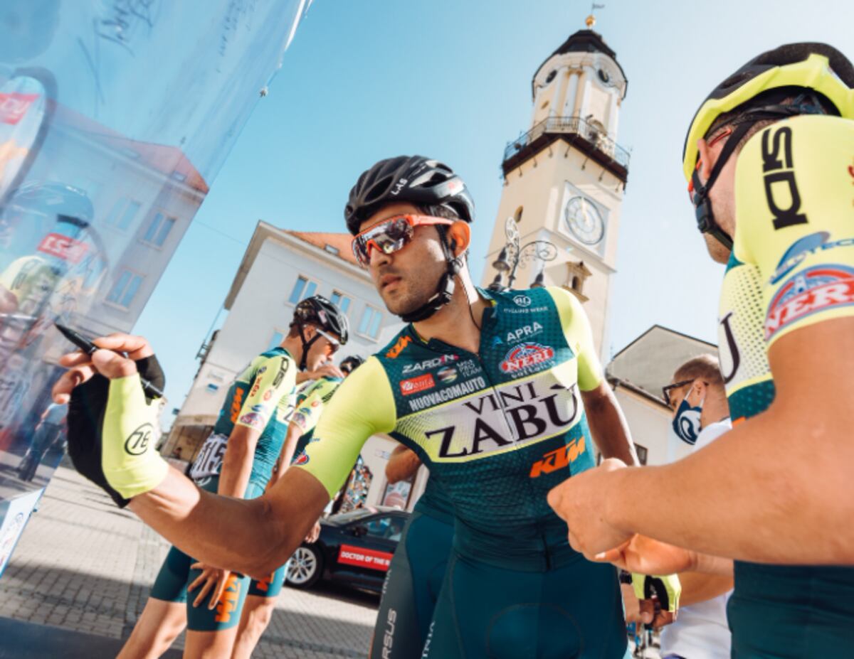 Roberto González reflexiona tras su segunda campaña en el ciclismo europeo