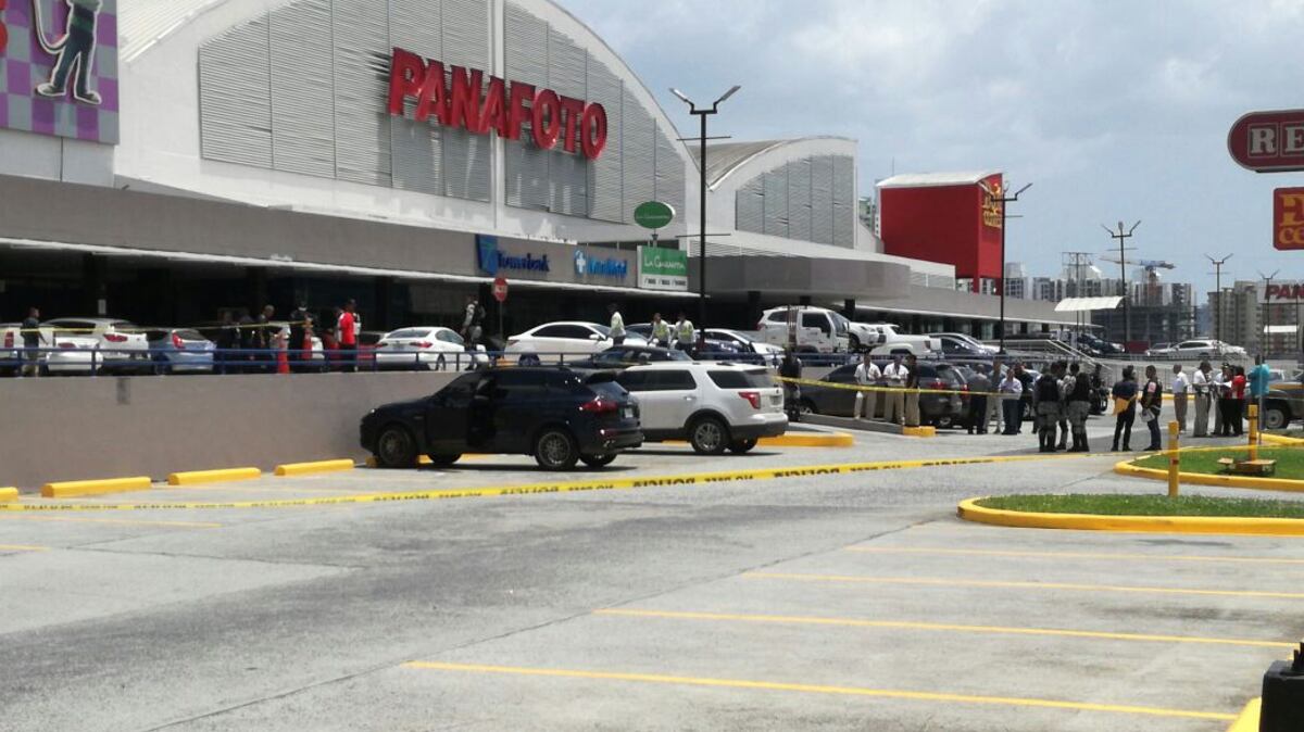 UN MUERTO Y UN HERIDO.Todo ocurrió en los estacionamientos de Plaza Centennial 