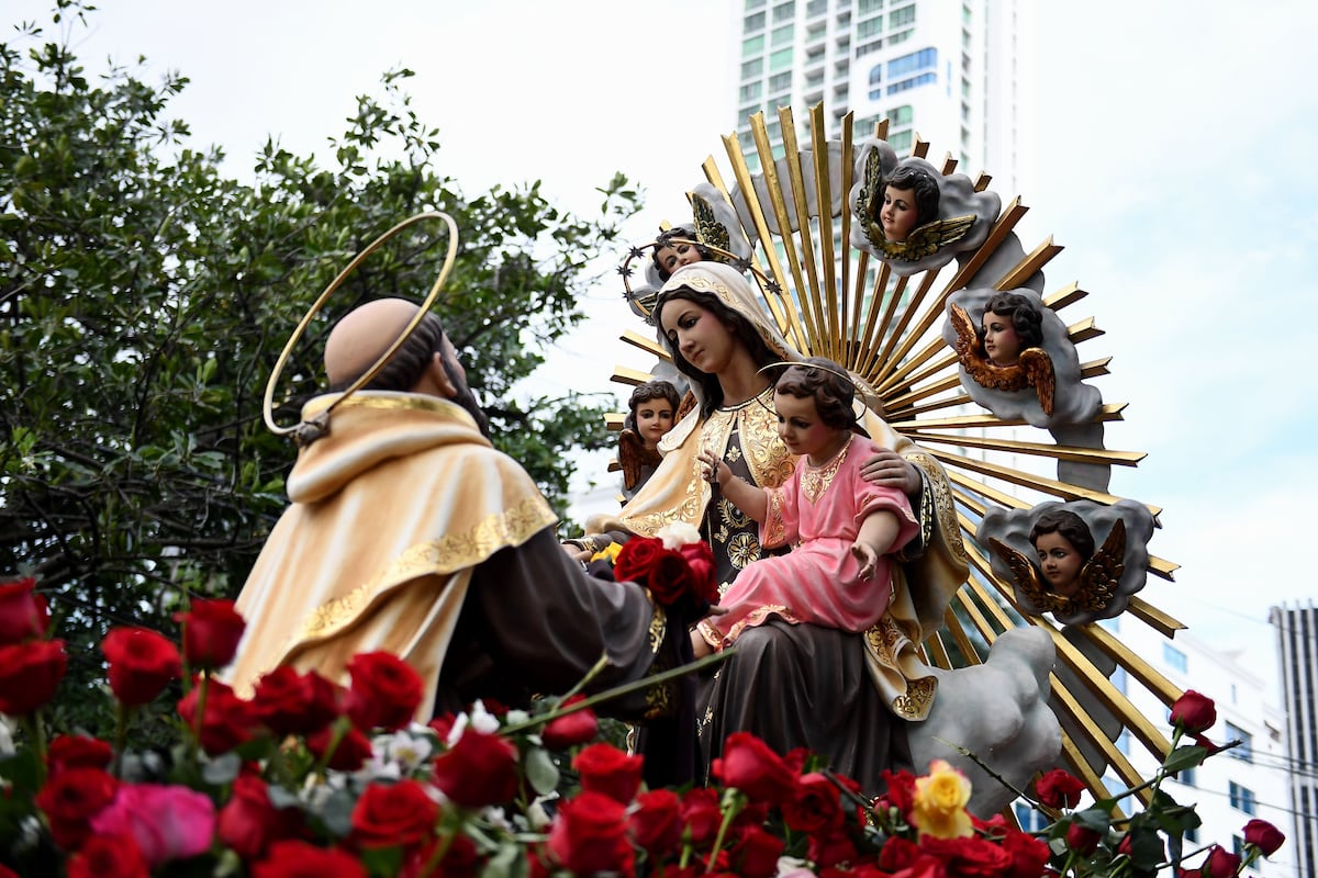 Hoy es la fiesta de la Virgen del Carmen. Patrona de los pescadores y hombres del mar