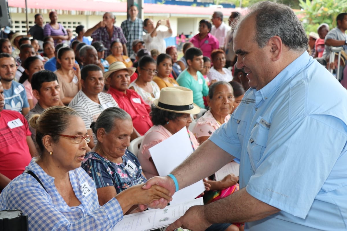 Regularizan proceso de titulación de tierras en San Miguelito