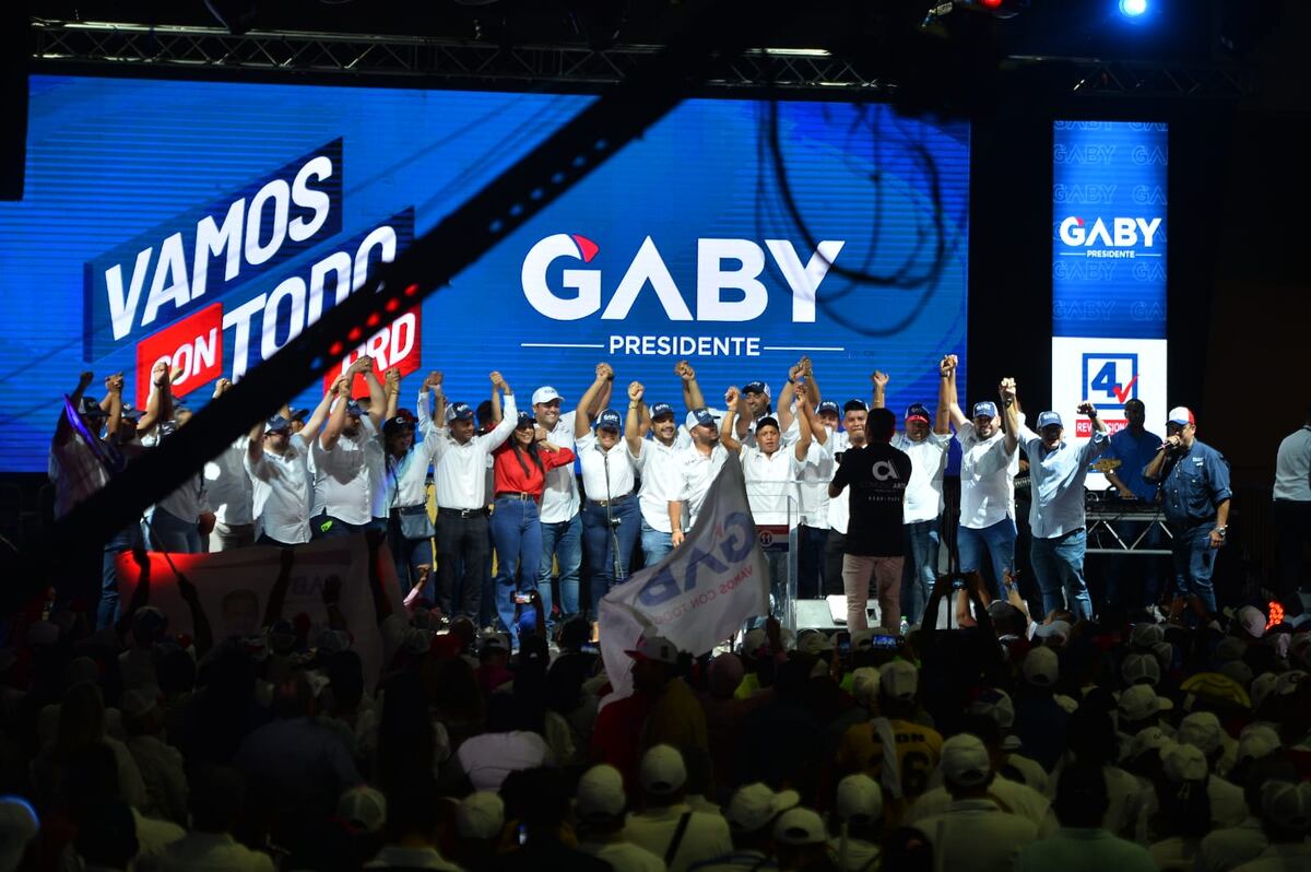 Gaby Carrizo inicia su carrera por la nominación de su partido