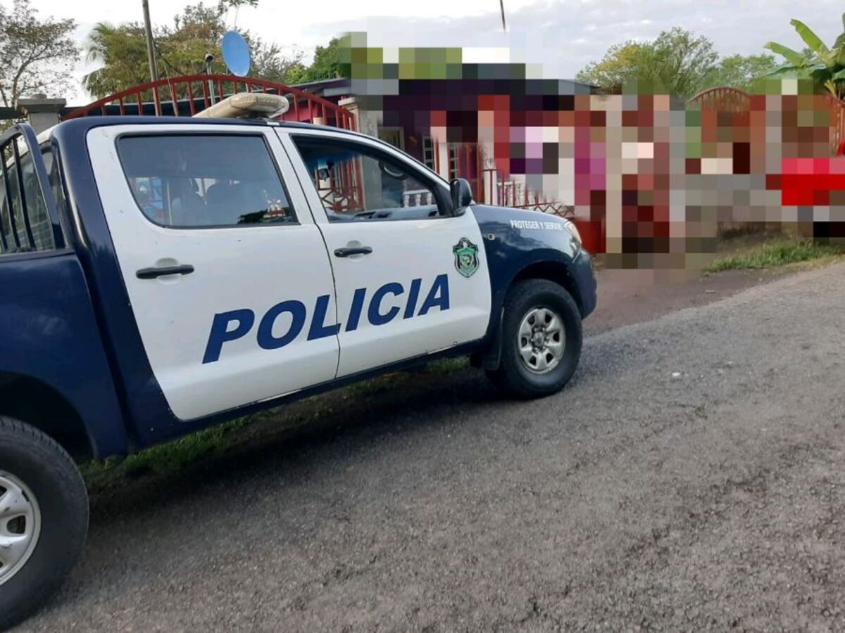 Hombre le da con un palo en la cabeza a su mujer. La deja inconsciente, pero lo atrapan