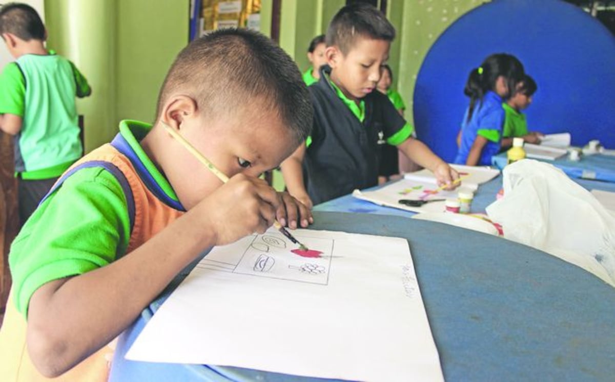 Escuela rescata los valores y costumbres de los gunas