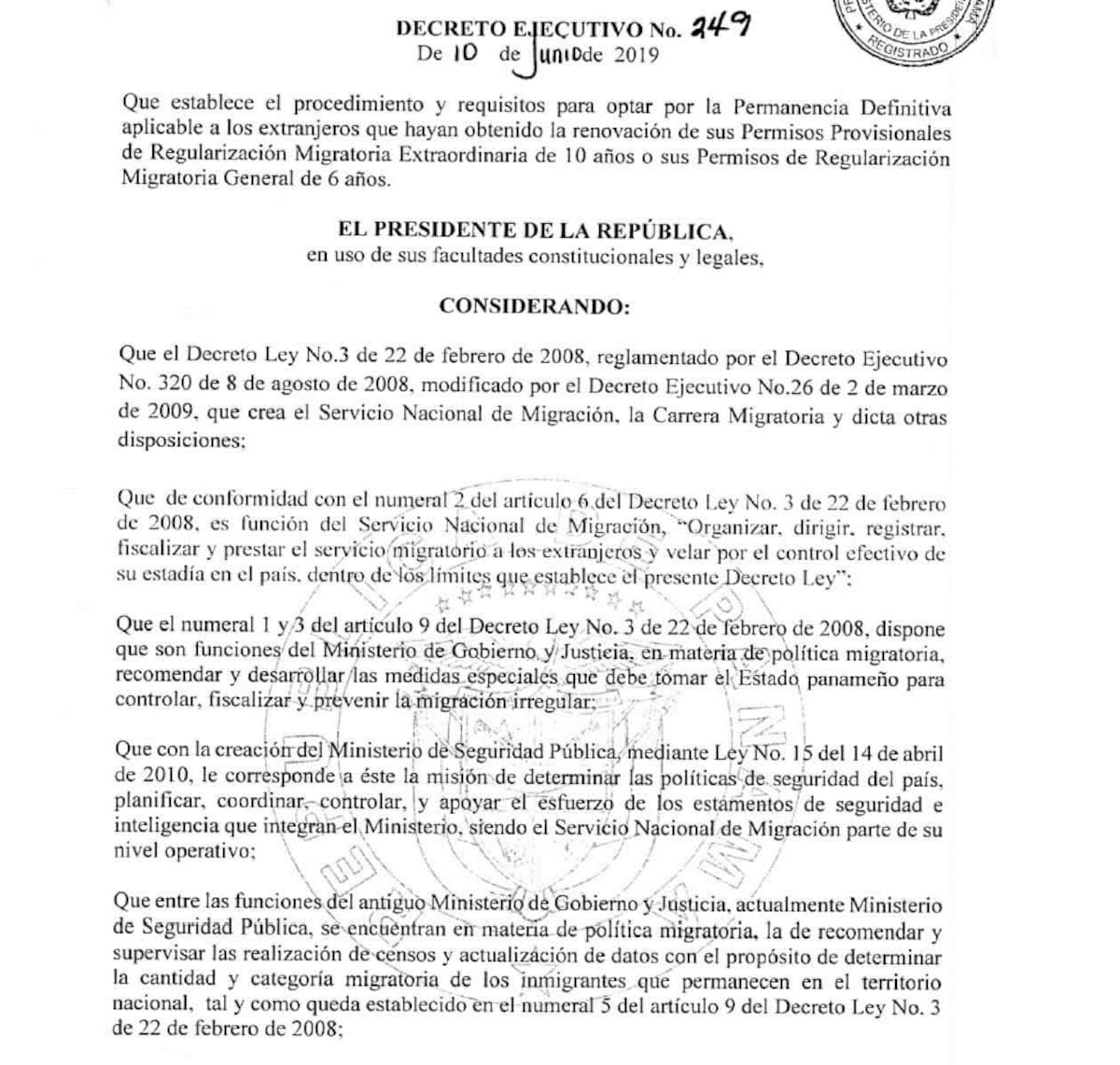 Migración da cumplimiento a Decreto Ejecutivo que otorga permanencia definitiva  a extranjeros