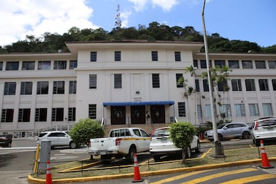 Docentes llevarán al contralor Anel Flores ante la Corte