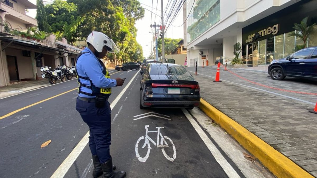 Mal parqueados en la mira mientras la Autoridad del Tránsito intensifica operativos