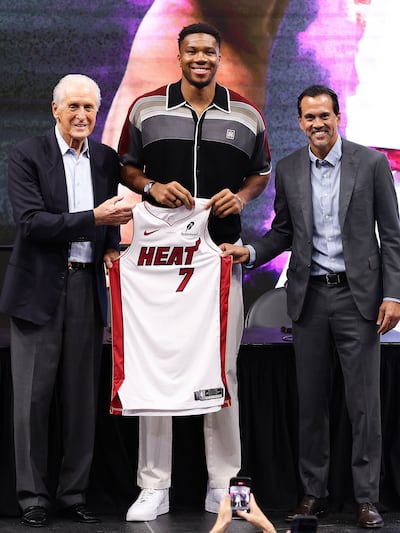 Giannis Antetokounmpo llega a Miami: ambición, presión y la promesa de otra era ganadora