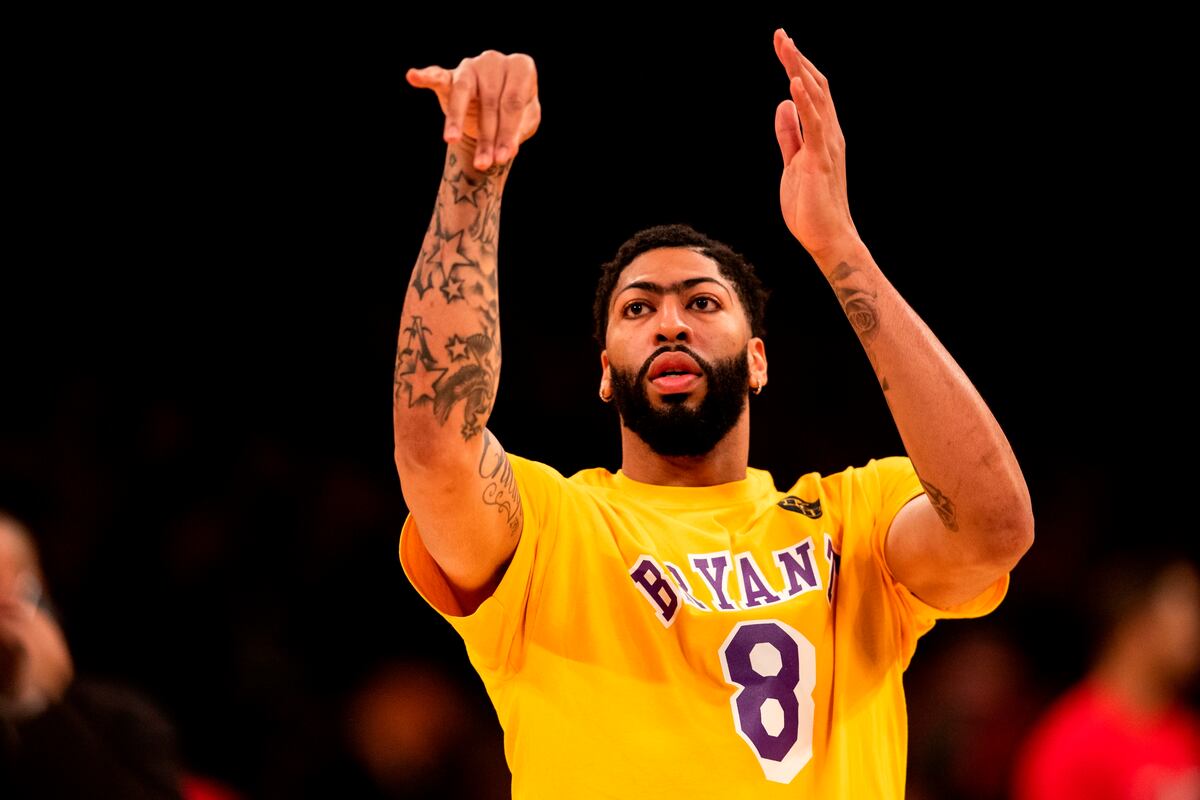 Anthony Davis dice que la cuarentena ha hecho a los Lakers más favoritos