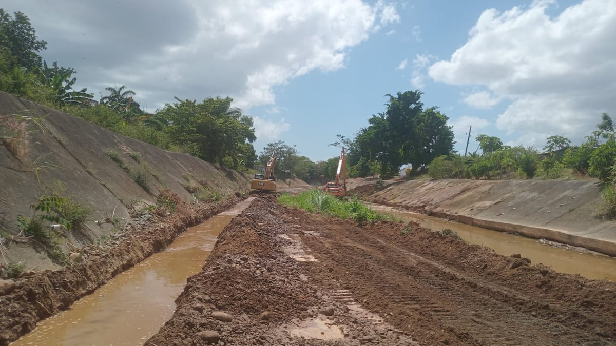 Toneladas de basura y sedimentos son removidas en operación de emergencia