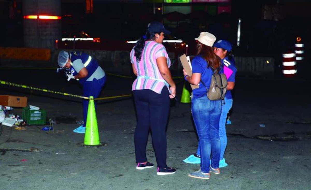 Como fuegos artificiales lo rellenan de balas en la zona paga de la 24 