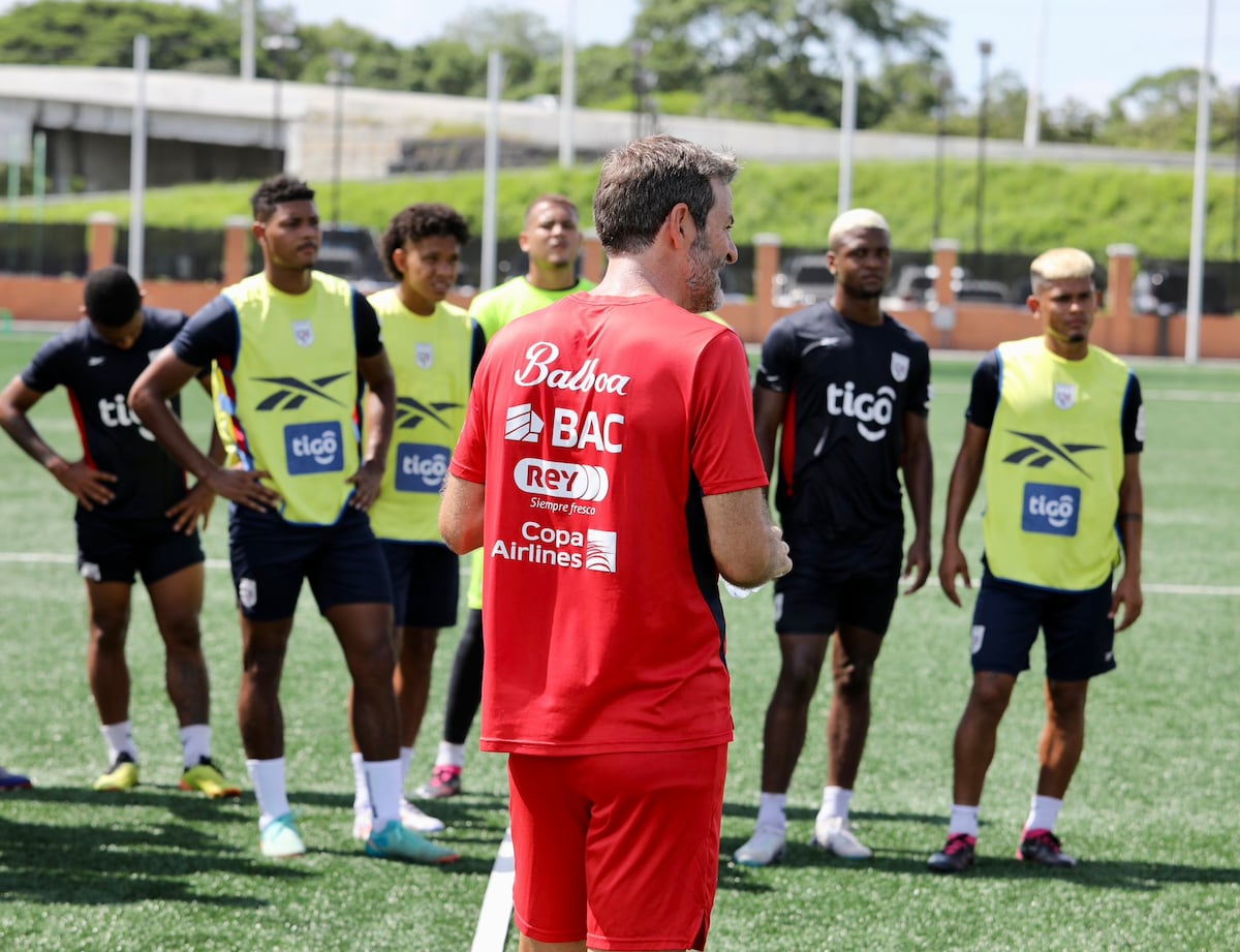 Thomas Christiansen define su equipo para los amistosos contra México