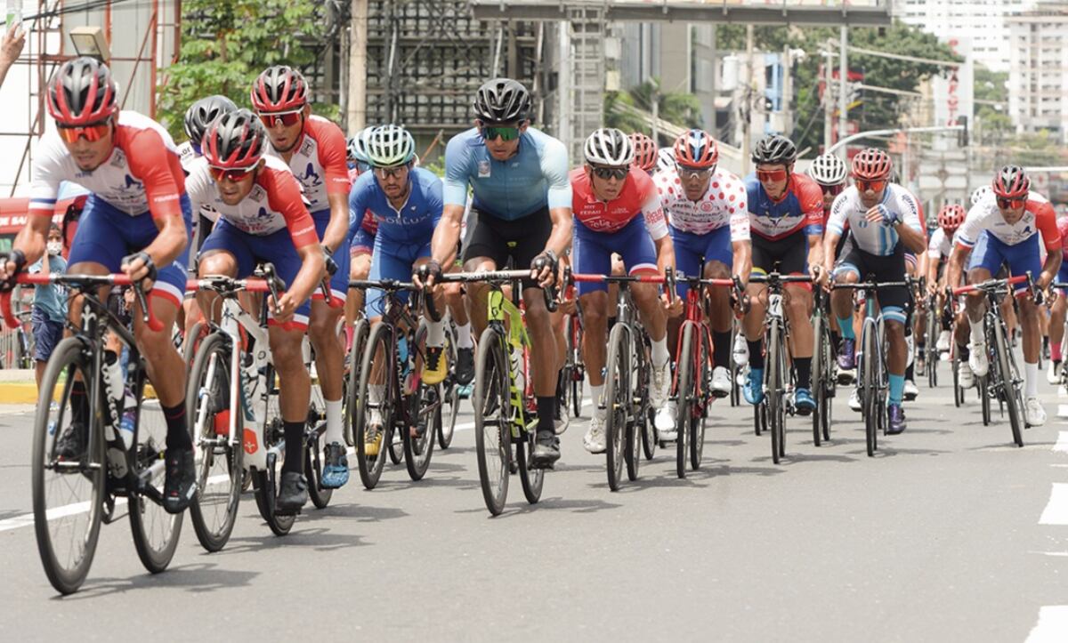 Franklin Archibold ratifica su gran momento de forma y reina en el Tour de Panamá