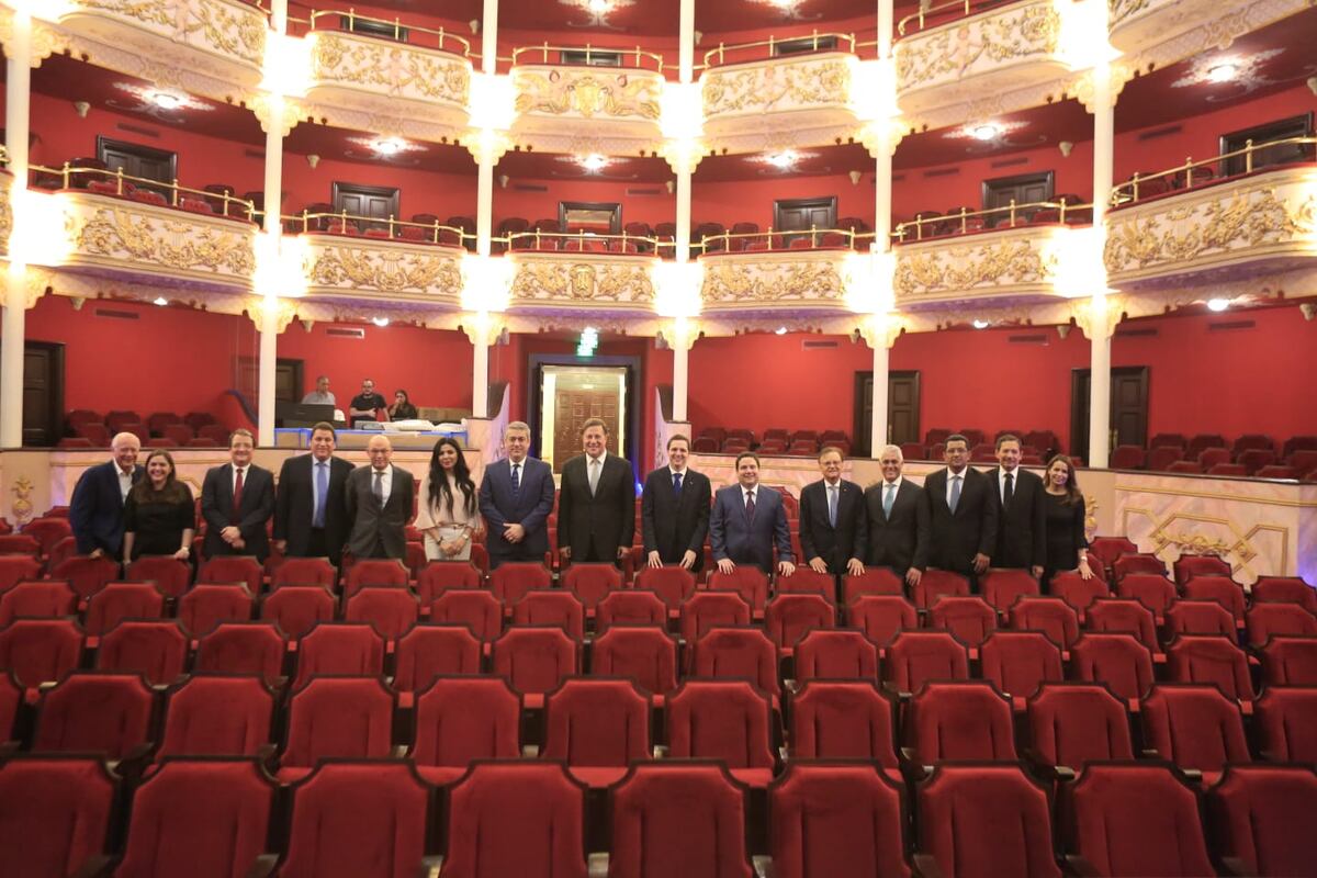 ¿Y la fiesta en el Teatro Nacional dónde está?