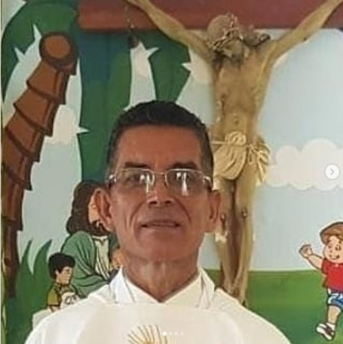 Condenado a 30 años de presión exsacerdote que abusó de su sobrino de cinco años