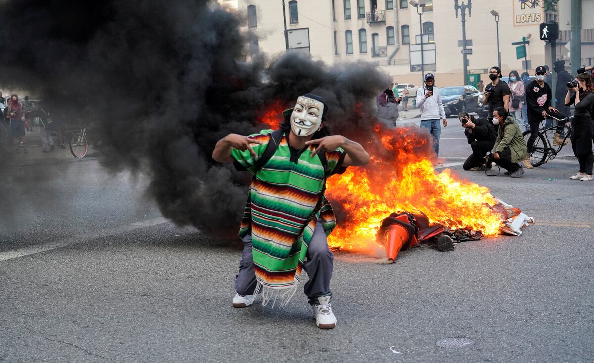 Fuego abierto. Manifestaciones por la muerte de George Floyd se llenan de violencia