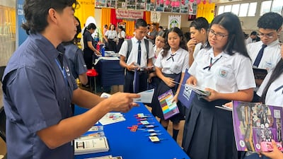 Jóvenes de Soná reciben asesoría del IFARHU sobre estudios universitarios