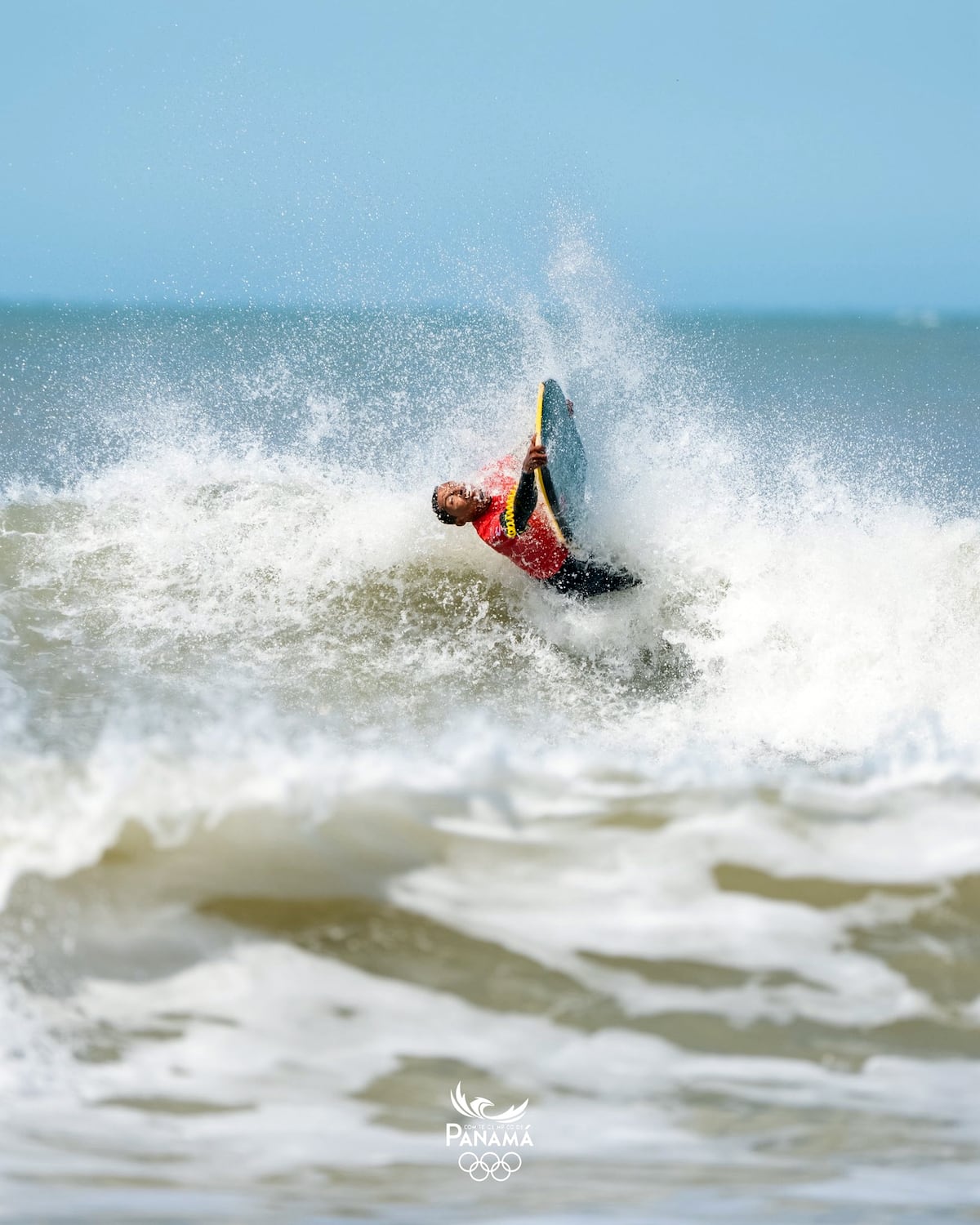 ¡Oro sobre las olas! Edwin Núñez aplasta en la final y hace historia para Panamá