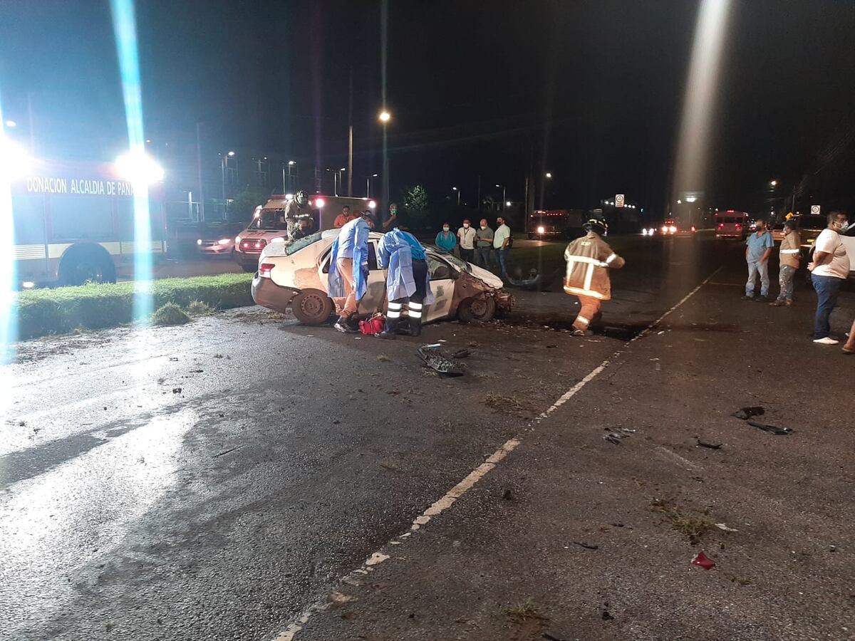 Aparatoso accidente en Panamá Este deja un muerto y varios heridos