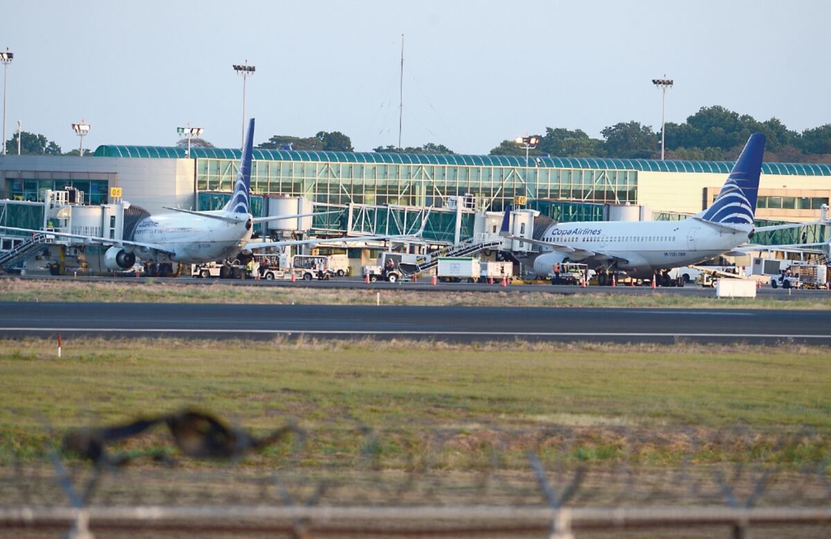 Aeropuertos están preparados para reabrir en los próximos días 